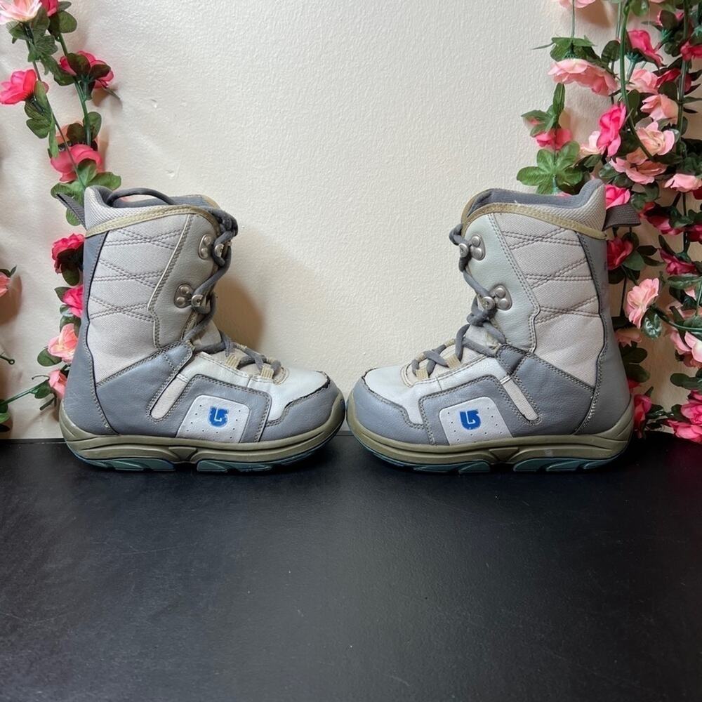 Burton Moto Snowboard Boots Youth Size 4 Gray Winter Ski Snow 🌹